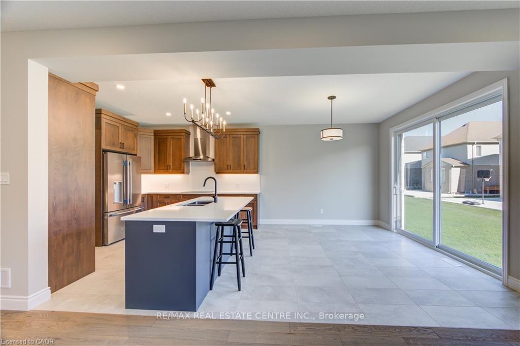 Photo 8 of 1761 Finley Crescent, London, North I — HOMEH