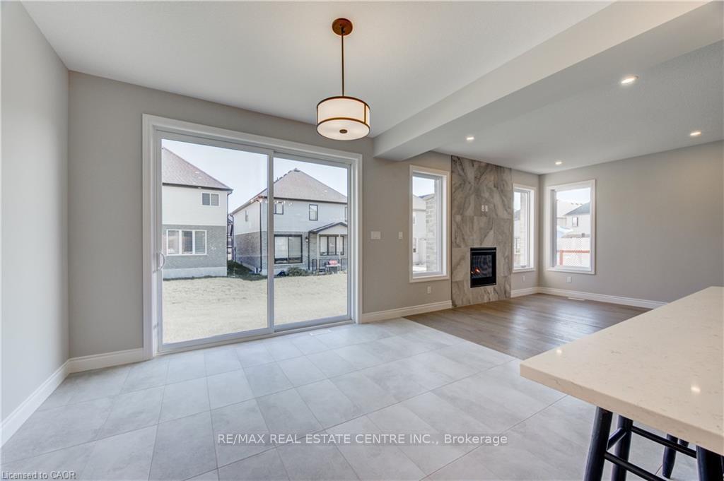 Photo 9 of 1761 Finley Crescent, London, North I — HOMEH