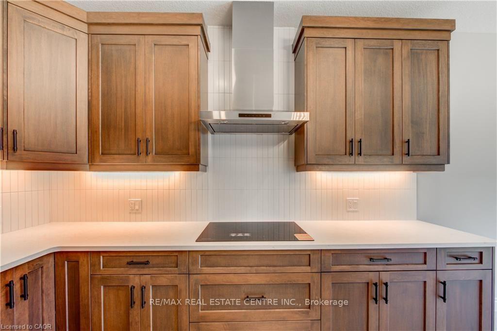 Photo 12 of 1761 Finley Crescent, London, North I — HOMEH