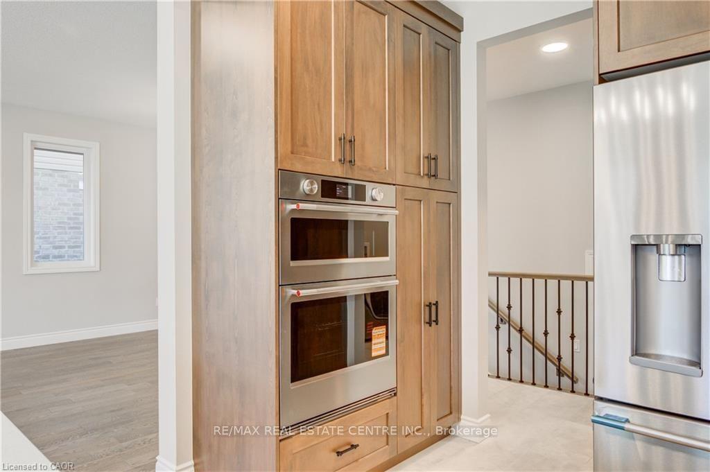Photo 13 of 1761 Finley Crescent, London, North I — HOMEH