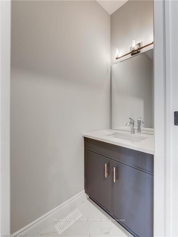Photo 15 of 1761 Finley Crescent, London, North I — HOMEH
