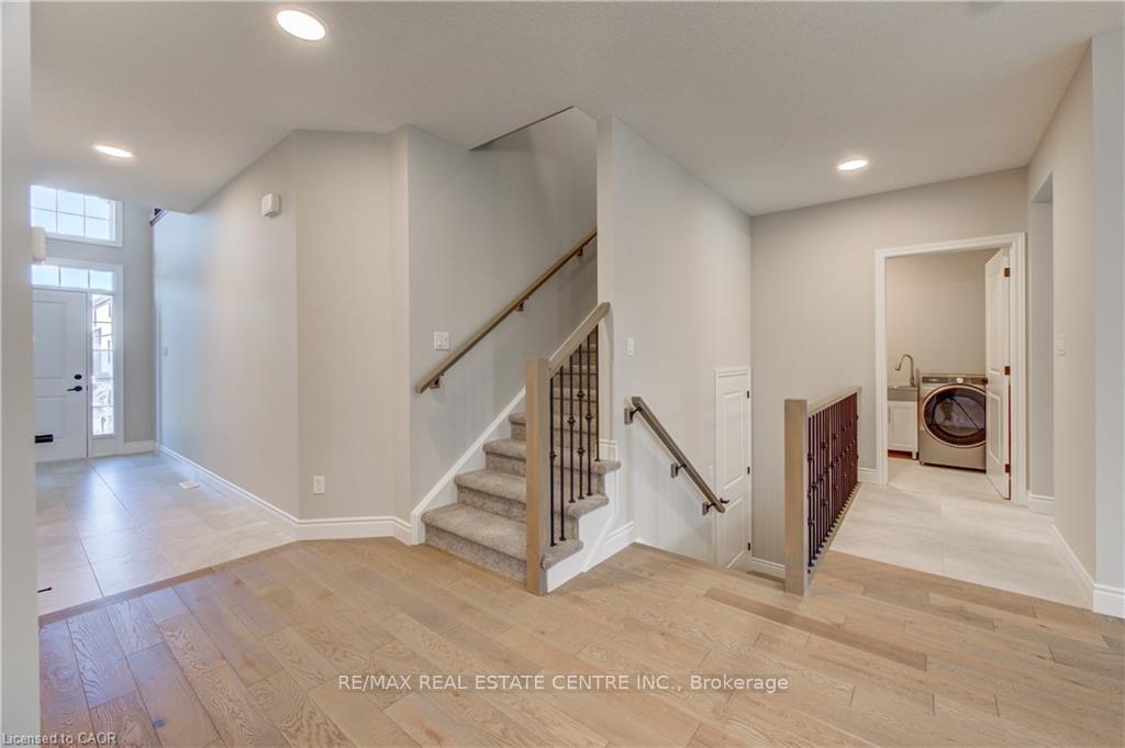 Photo 16 of 1761 Finley Crescent, London, North I — HOMEH