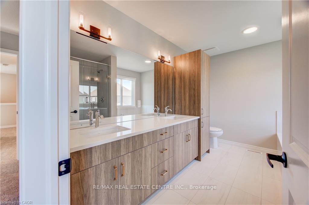 Photo 21 of 1761 Finley Crescent, London, North I — HOMEH
