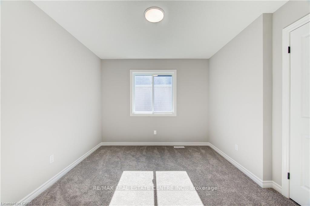Photo 25 of 1761 Finley Crescent, London, North I — HOMEH