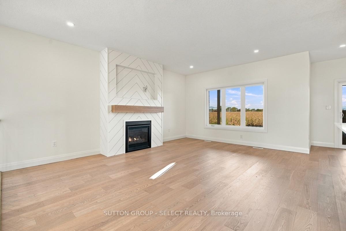 Photo 8 of 49 Hardy Drive, Strathroy-Caradoc, SE — HOMEH