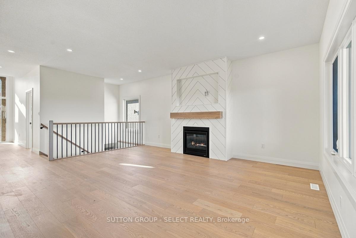 Photo 10 of 49 Hardy Drive, Strathroy-Caradoc, SE — HOMEH