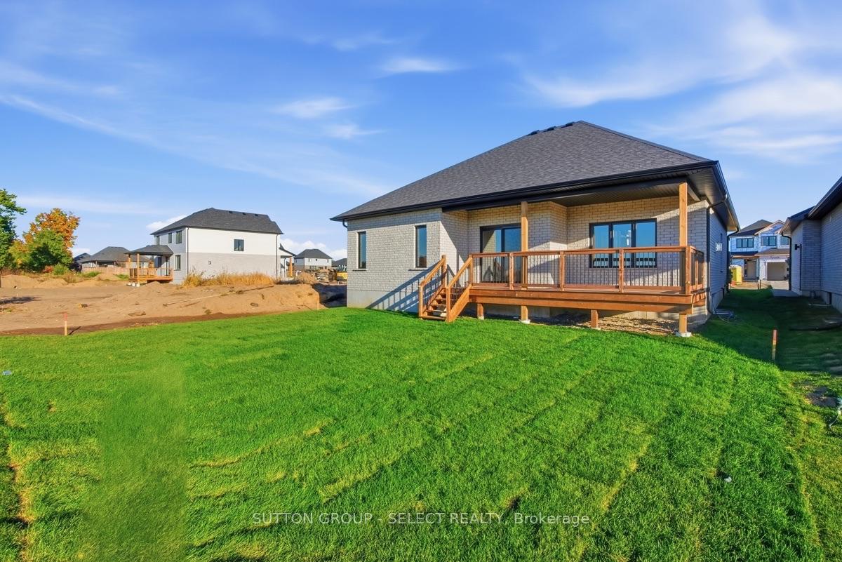 Photo 55 of 49 Hardy Drive, Strathroy-Caradoc, SE — HOMEH