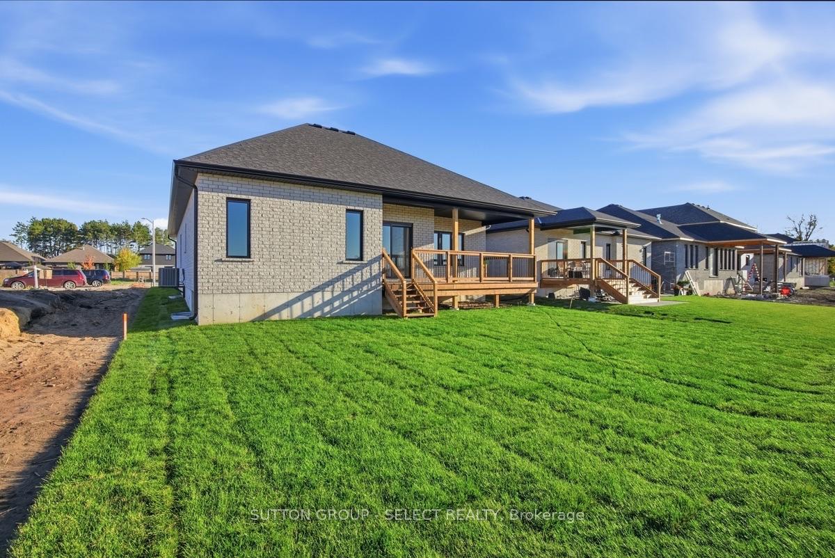 Photo 58 of 49 Hardy Drive, Strathroy-Caradoc, SE — HOMEH