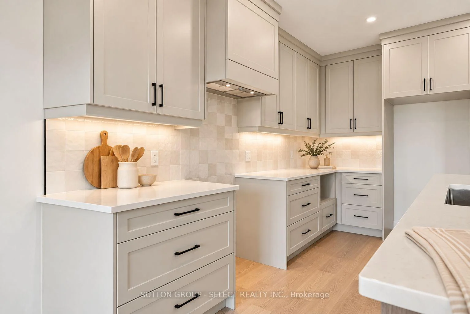 Photo 25 of 49 Hardy Drive, Strathroy-Caradoc, SE — HOMEH