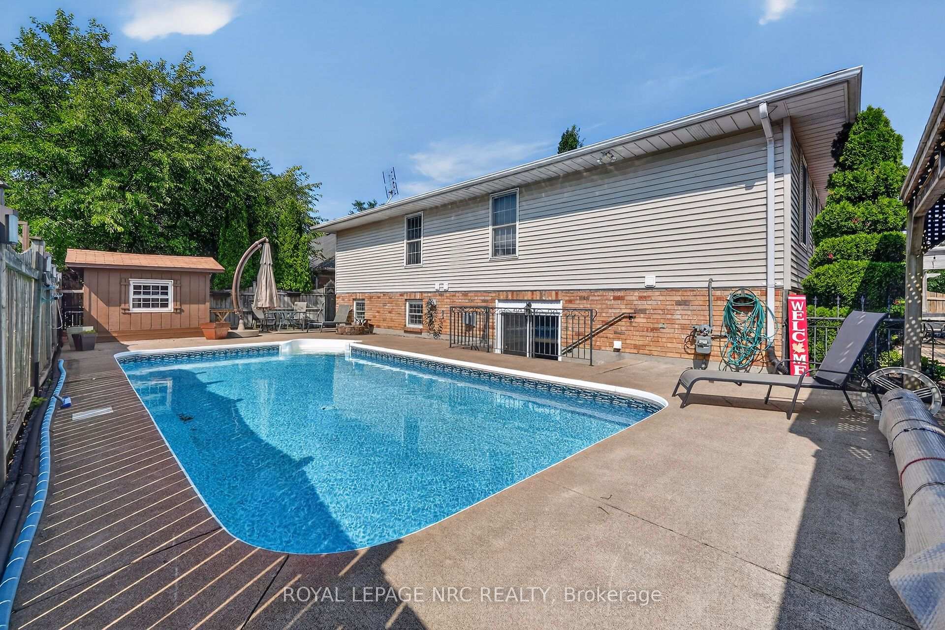 Photo 4 of 123 A&B First Street Louth, St. Catharines, Grapeview — HOMEH