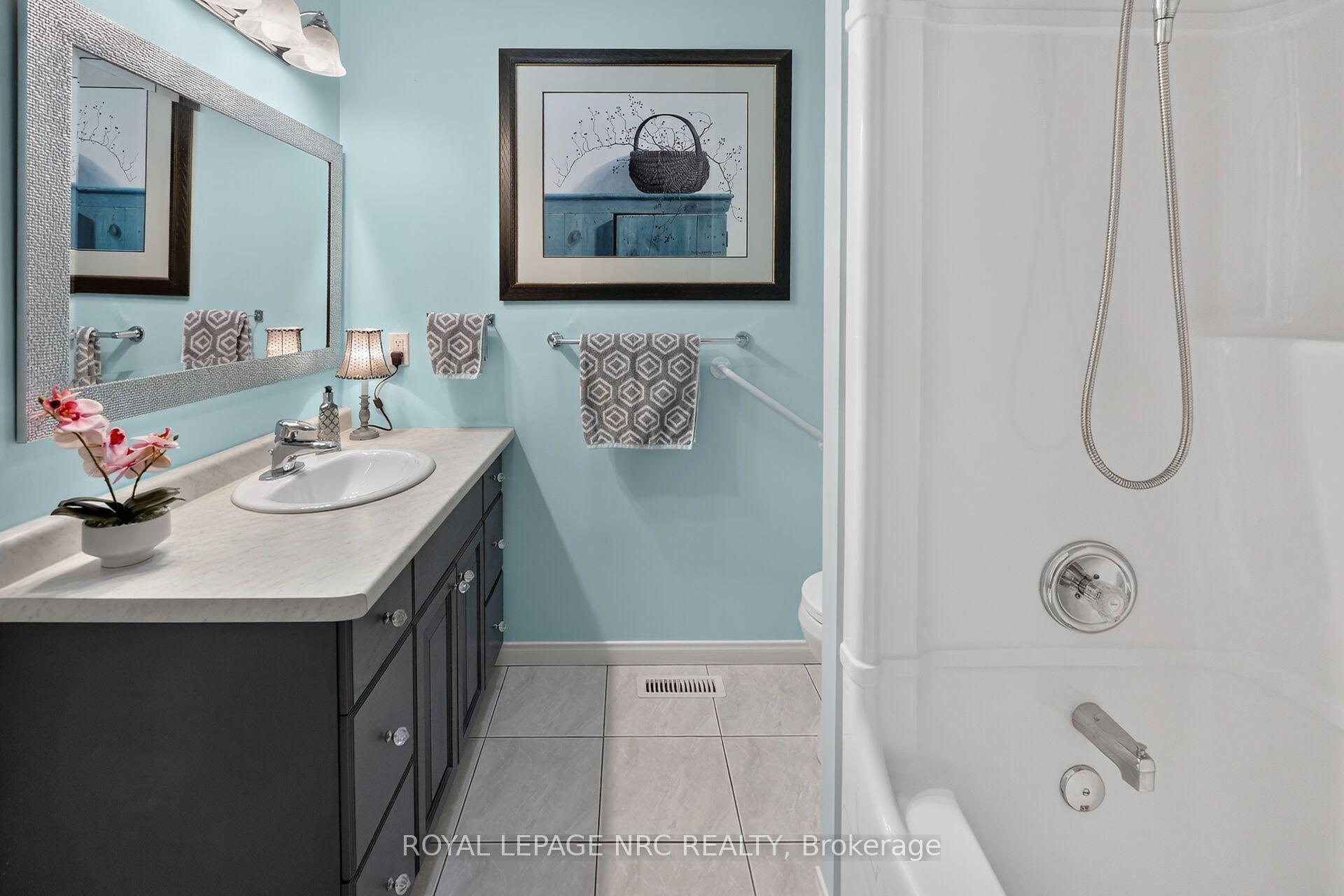 Photo 15 of 123 A&B First Street Louth, St. Catharines, Grapeview — HOMEH