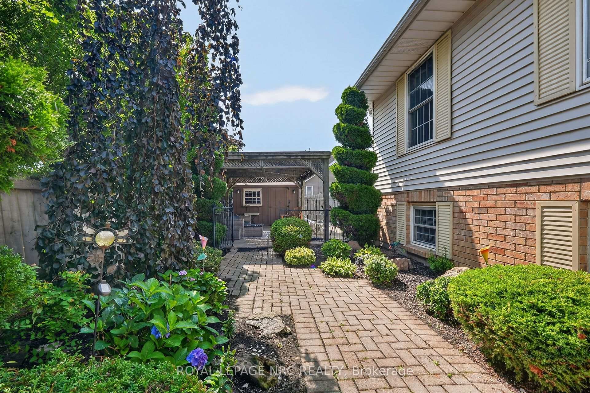 Photo 27 of 123 A&B First Street Louth, St. Catharines, Grapeview — HOMEH