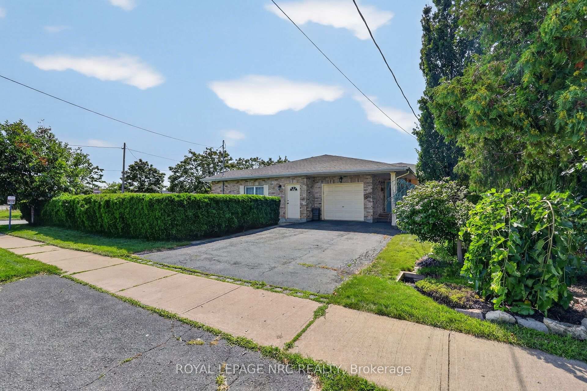 Photo 48 of 123 A&B First Street Louth, St. Catharines, Grapeview — HOMEH