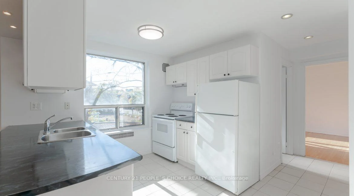 Photo 5 of Unit 10, 869 Avenue Road, Toronto, Yonge-Eglinton — HOMEH