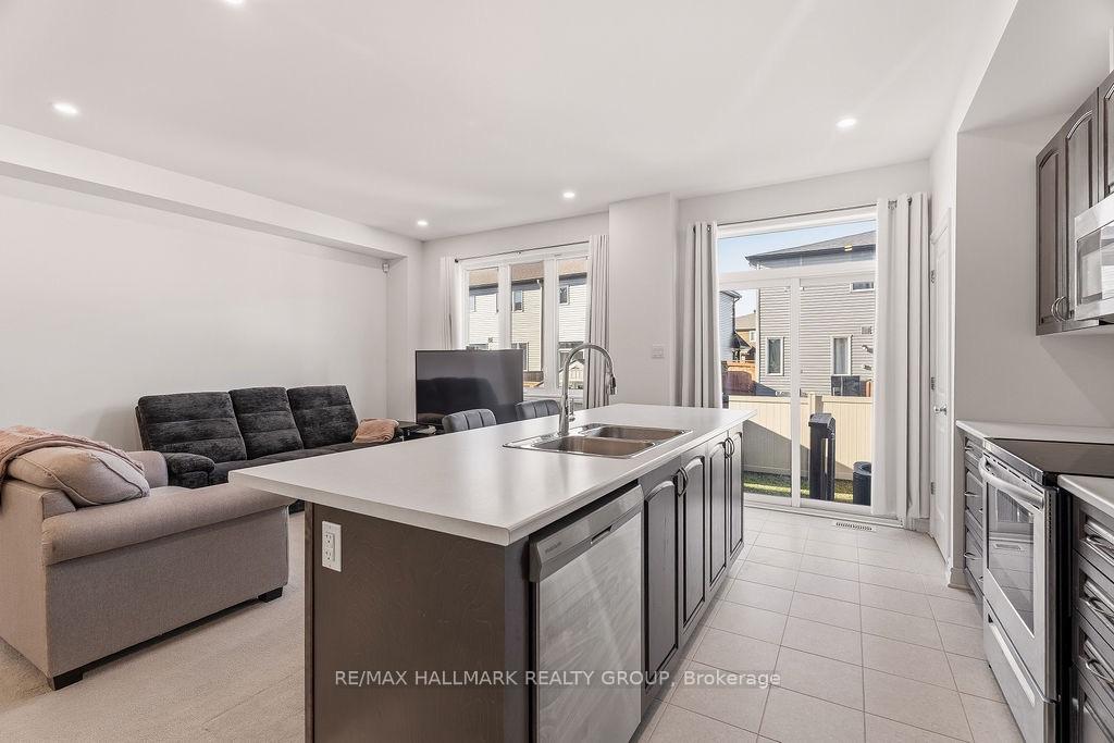 Photo 23 of 669 Jerome Jodoin Drive, Ottawa, Avalon West — HOMEH