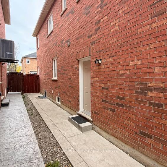 Photo 2 of 44 Perkins Drive, Brampton, Northwest Sandalwood Parkway — HOMEH