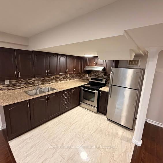 Photo 5 of 44 Perkins Drive, Brampton, Northwest Sandalwood Parkway — HOMEH