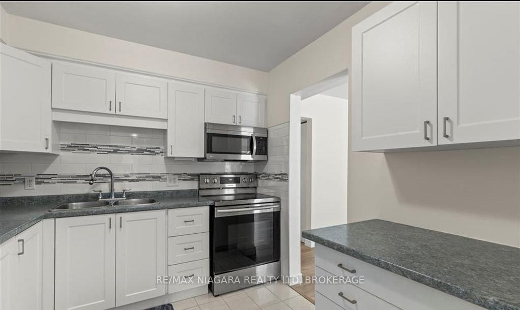 Photo 3 of Unit 25, 151 Parnell Road, St. Catharines, Vine/Linwell — HOMEH
