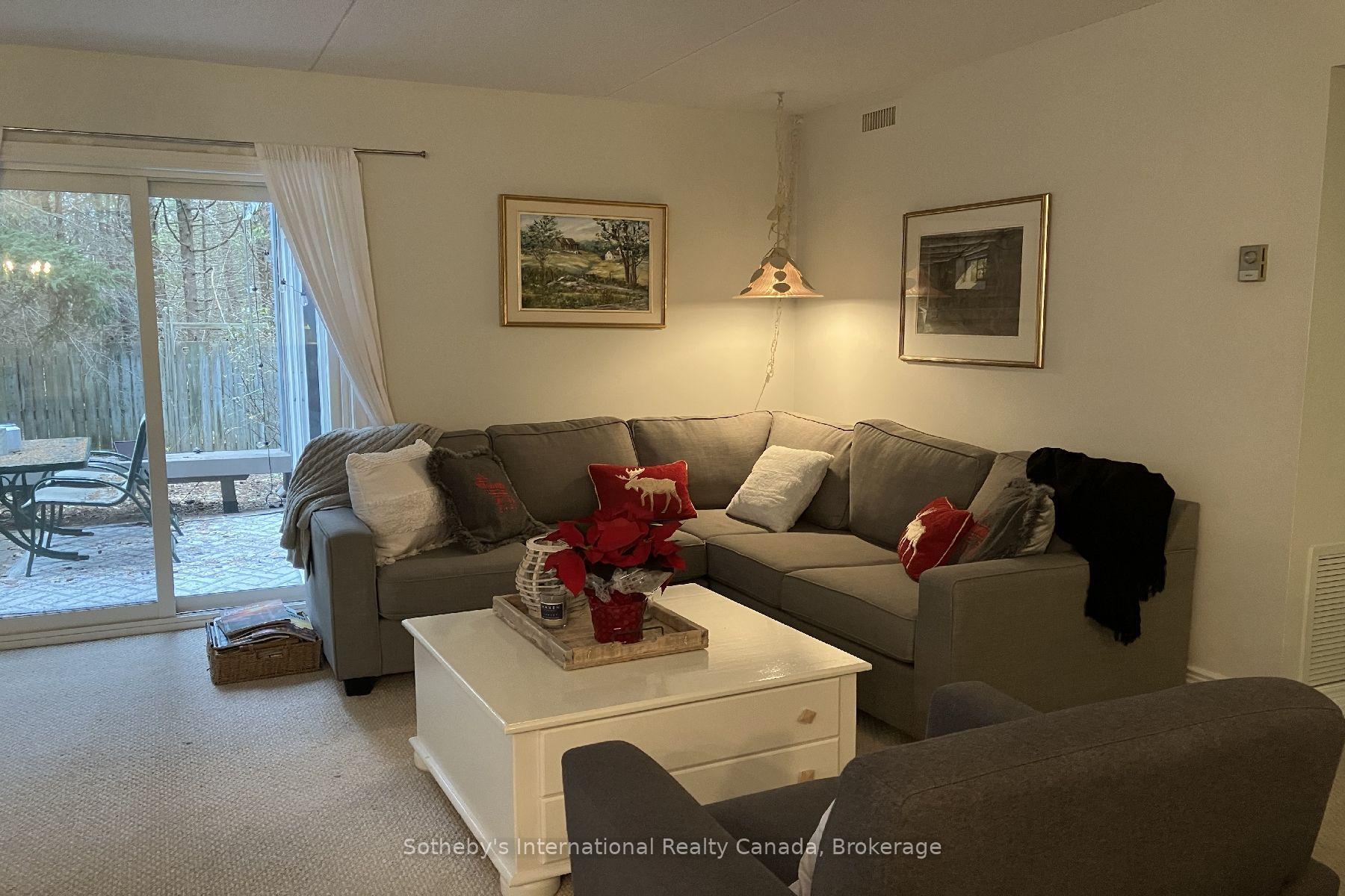 Photo 2 of 903 Cedar Pointe Court, Collingwood — HOMEH