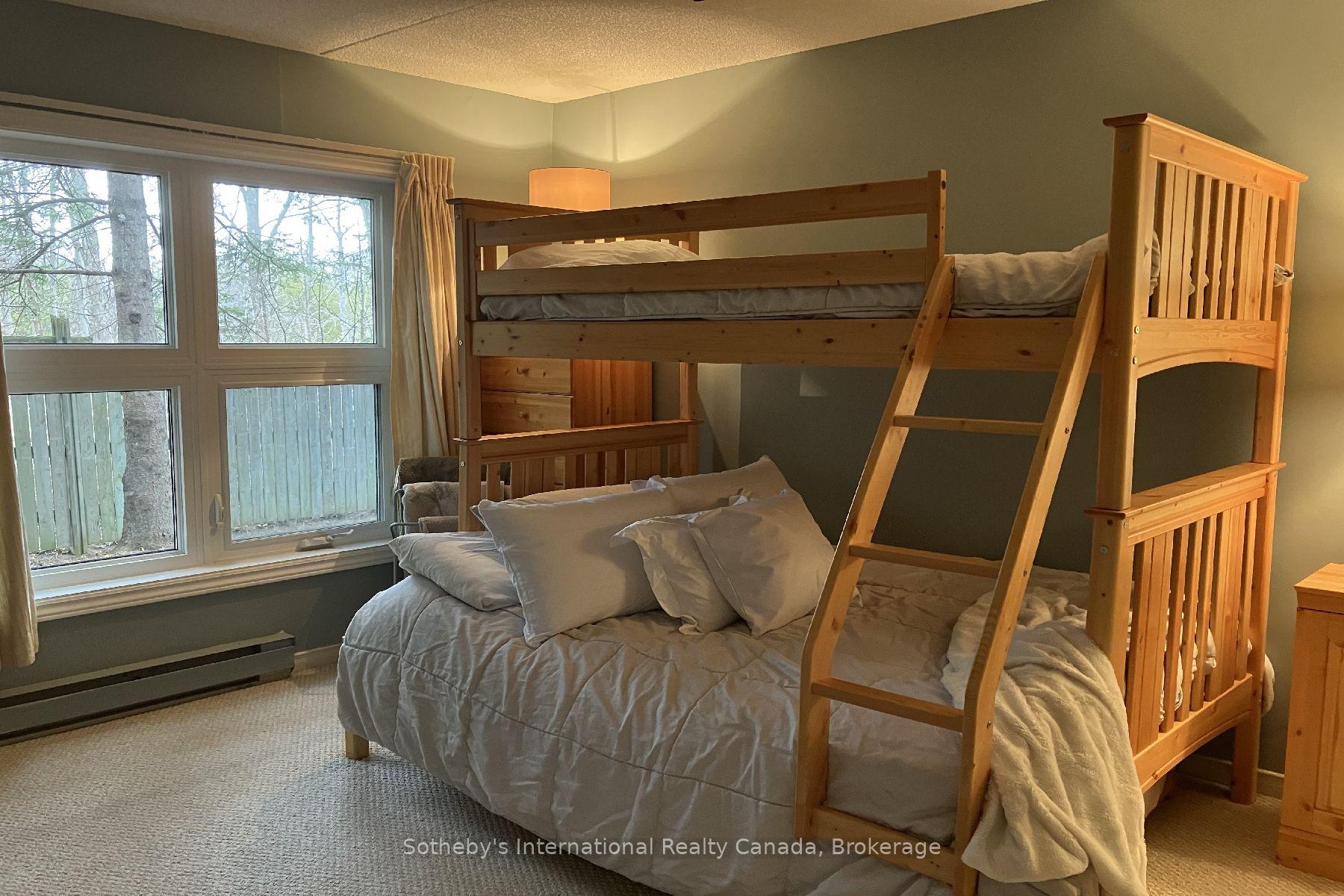 Photo 5 of 903 Cedar Pointe Court, Collingwood — HOMEH