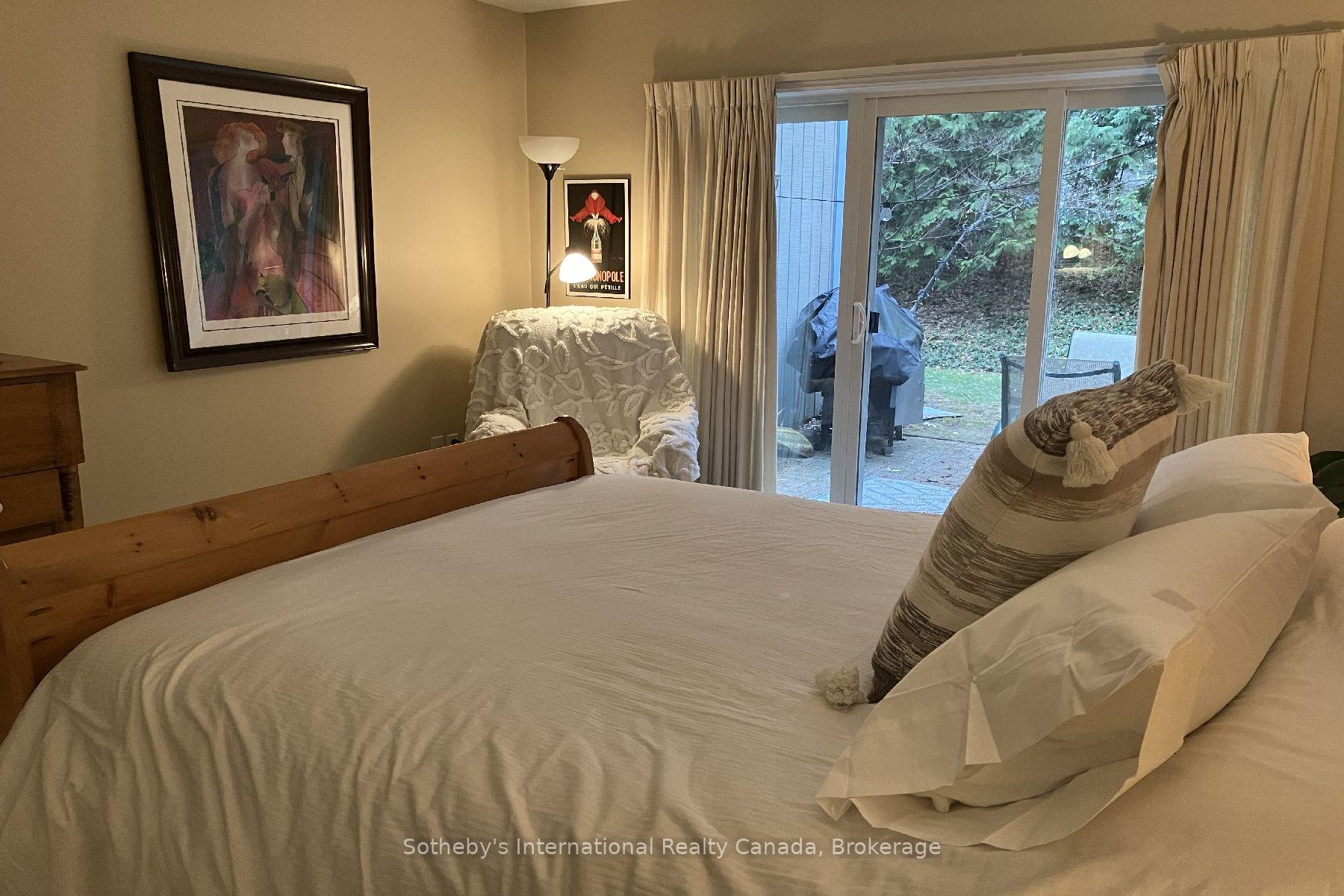 Photo 7 of 903 Cedar Pointe Court, Collingwood — HOMEH