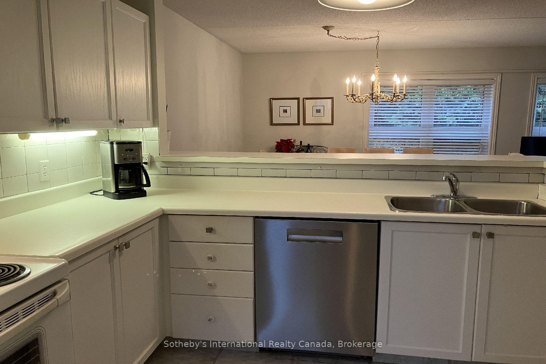 Photo 11 of 903 Cedar Pointe Court, Collingwood — HOMEH