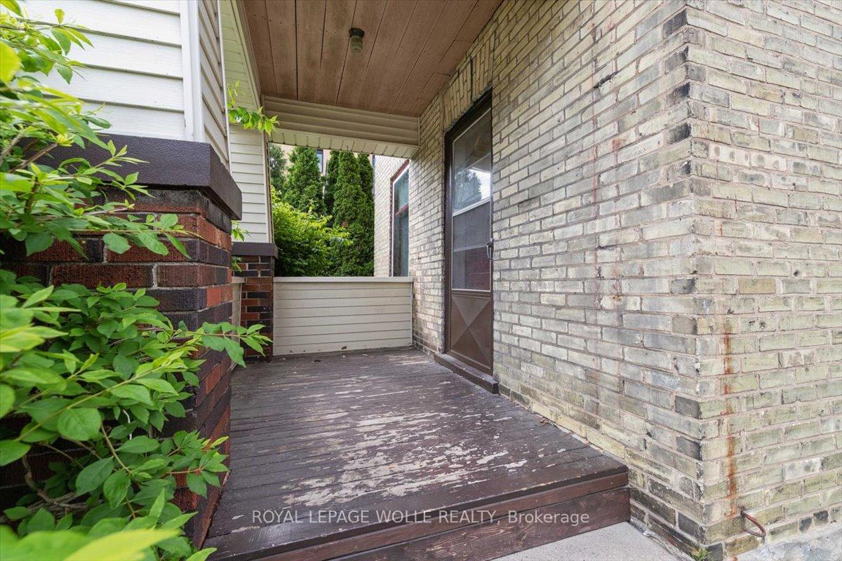 Photo 4 of 427 Duke Street W, Kitchener, Mount Hope Huron Park — HOMEH