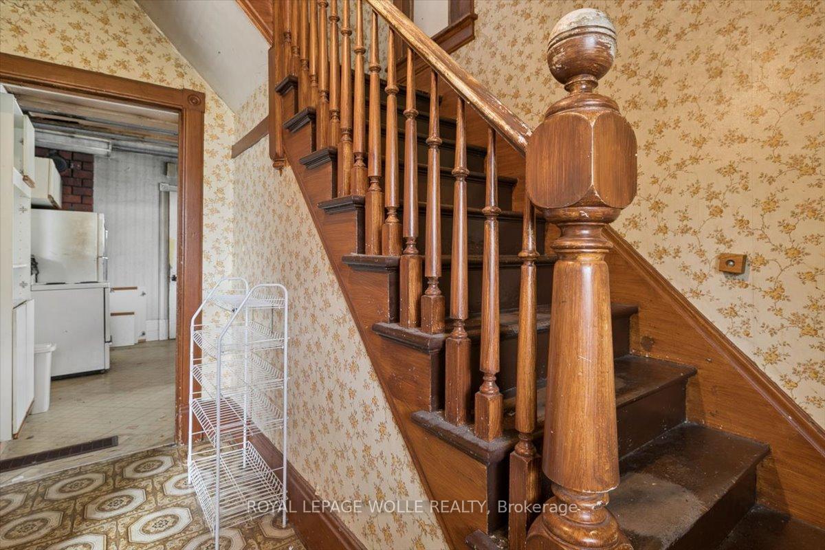 Photo 15 of 427 Duke Street W, Kitchener, Mount Hope Huron Park — HOMEH