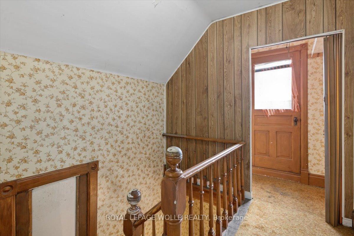 Photo 17 of 427 Duke Street W, Kitchener, Mount Hope Huron Park — HOMEH