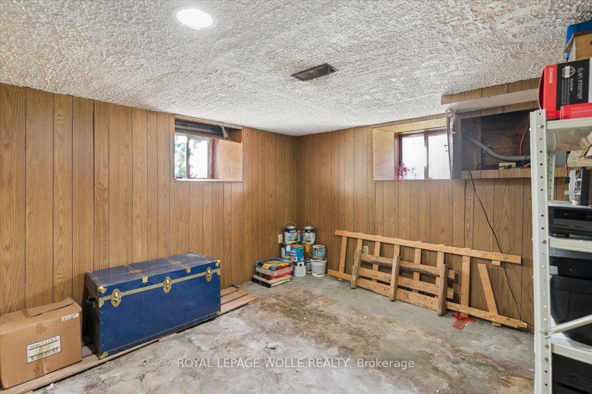 Photo 21 of 427 Duke Street W, Kitchener, Mount Hope Huron Park — HOMEH