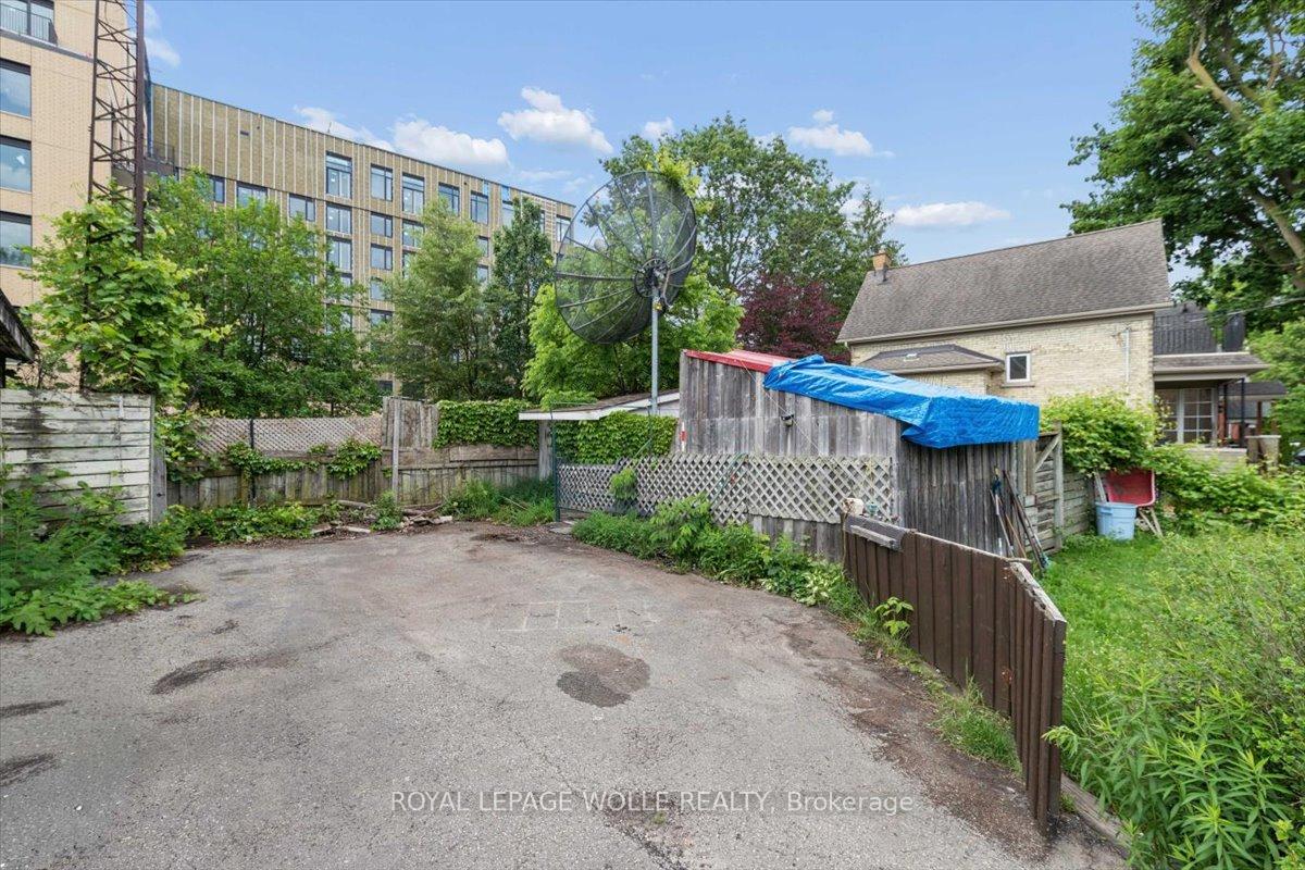 Photo 30 of 427 Duke Street W, Kitchener, Mount Hope Huron Park — HOMEH