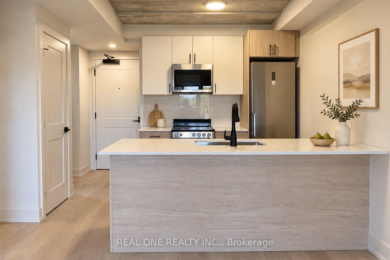 Photo 2 of Unit 404, 810 King Street W, Hamilton, Westdale — HOMEH