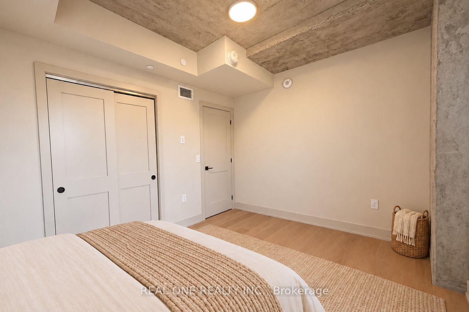Photo 17 of Unit 404, 810 King Street W, Hamilton, Westdale — HOMEH