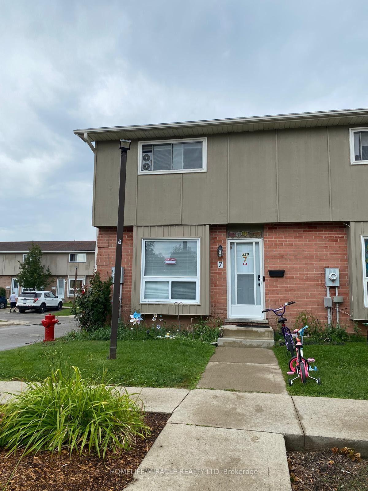 Photo of Unit 7, 390 Springbank Avenue
