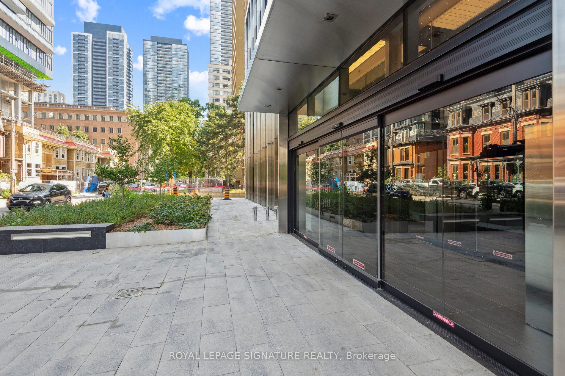 Photo 4 of Unit 3703, 55 Charles Street E, Toronto, Church-Yonge Corridor — HOMEH