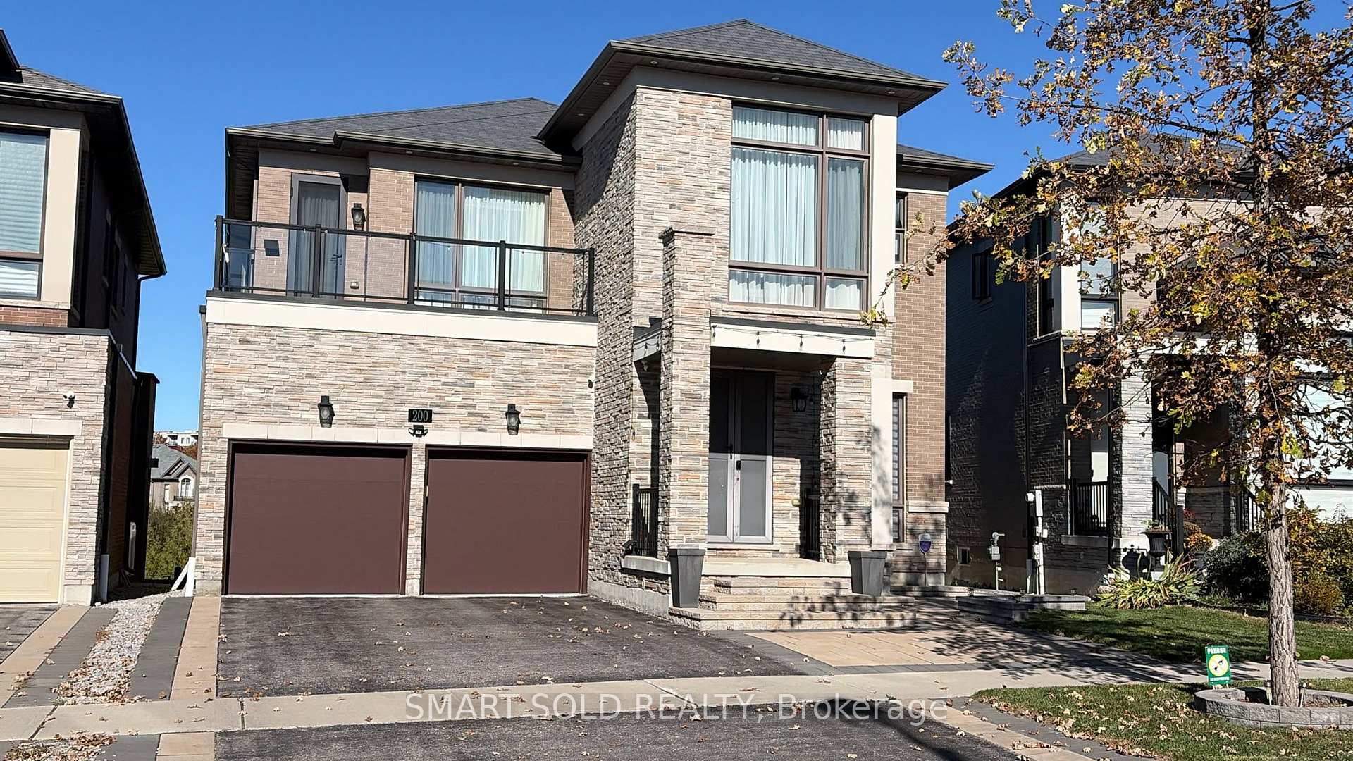 Photo 1 of 200 Scrivener Drive, Aurora, Rural Aurora — HOMEH
