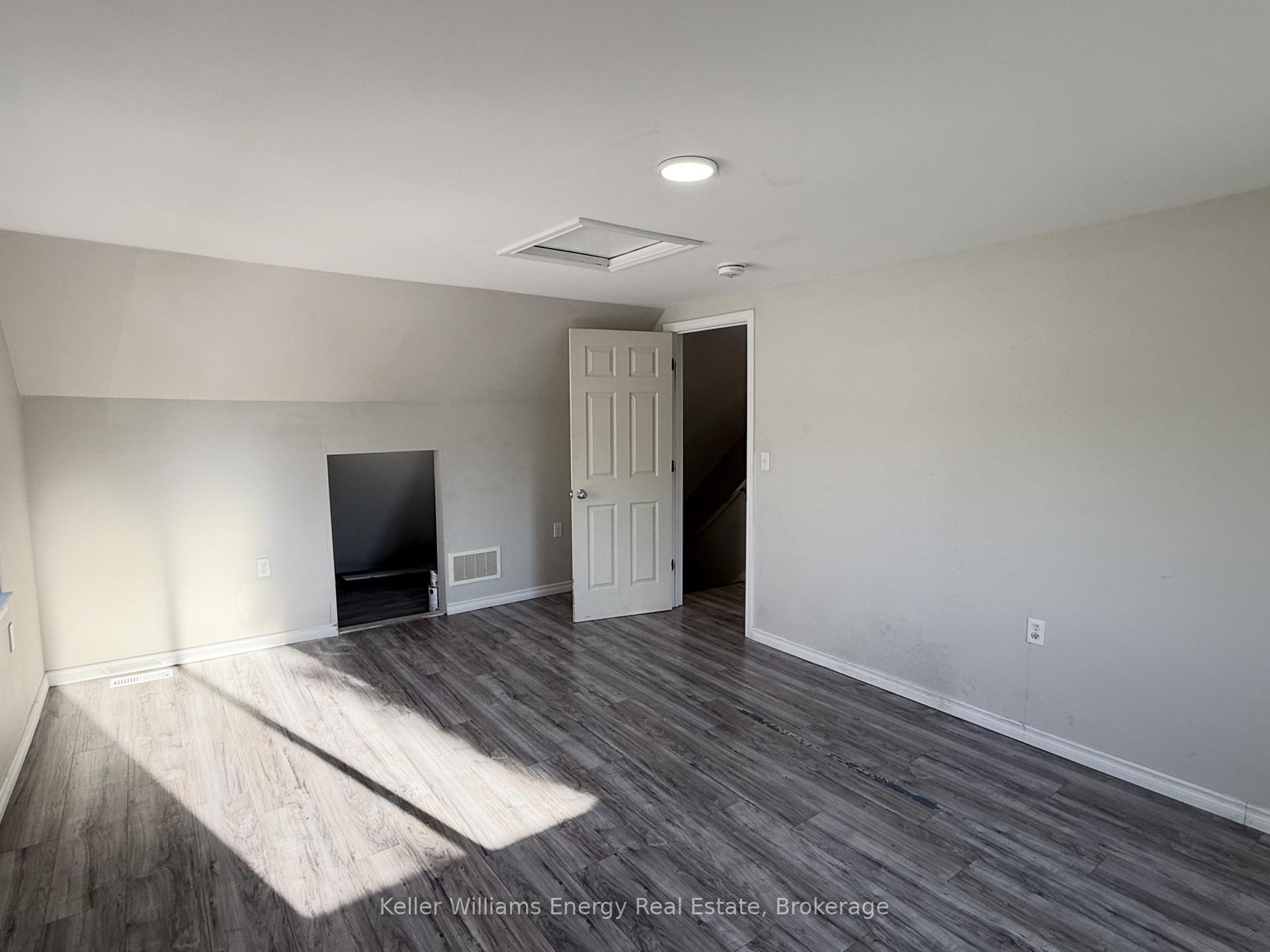 Photo 10 of Unit Main, 273 Wilson Road S, Oshawa, Donevan — HOMEH