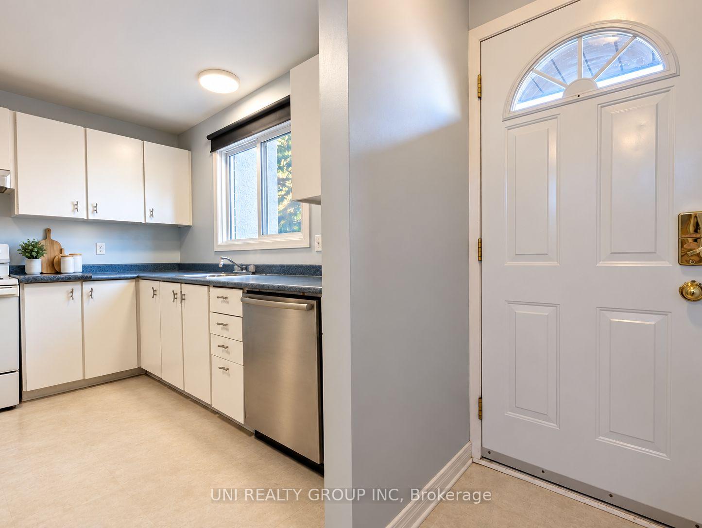 Photo 2 of Unit 8, 1280 Cahill Drive, Ottawa, South Keys — HOMEH