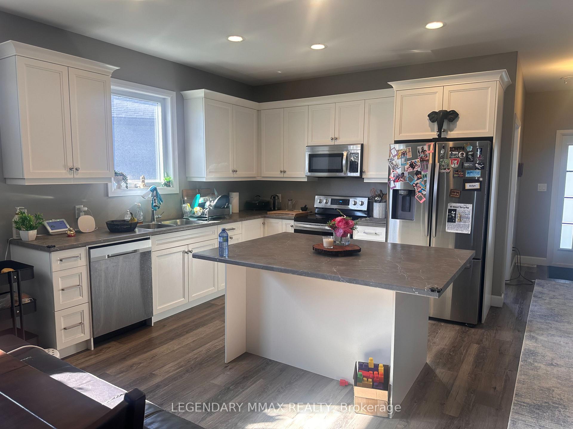 Photo 5 of 244 Moonstone Crescent, Chatham-Kent, Chatham — HOMEH