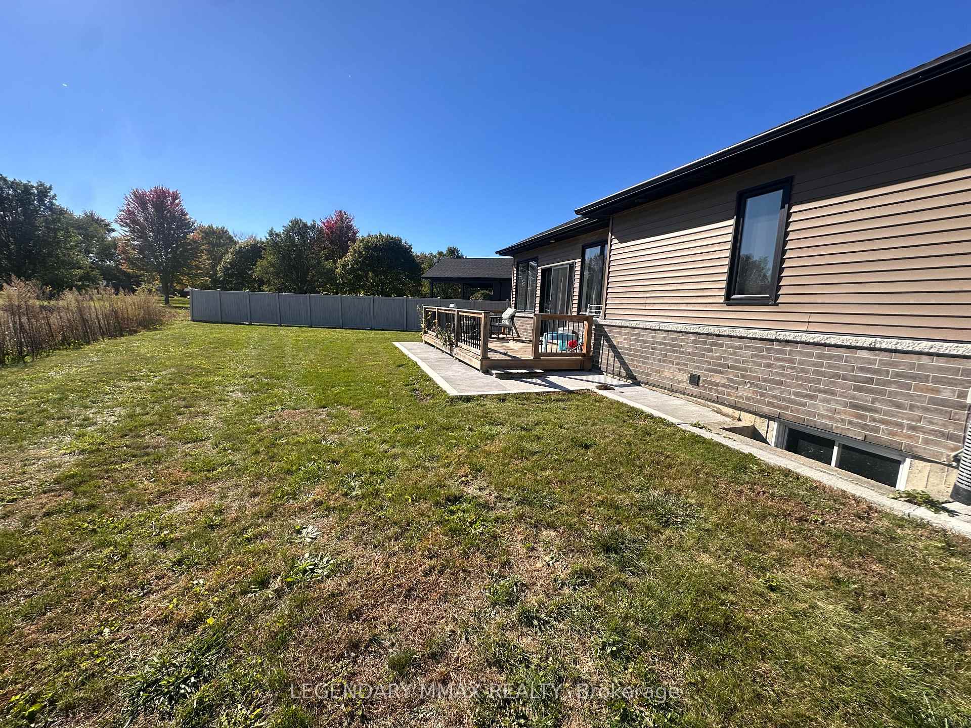 Photo 8 of 244 Moonstone Crescent, Chatham-Kent, Chatham — HOMEH