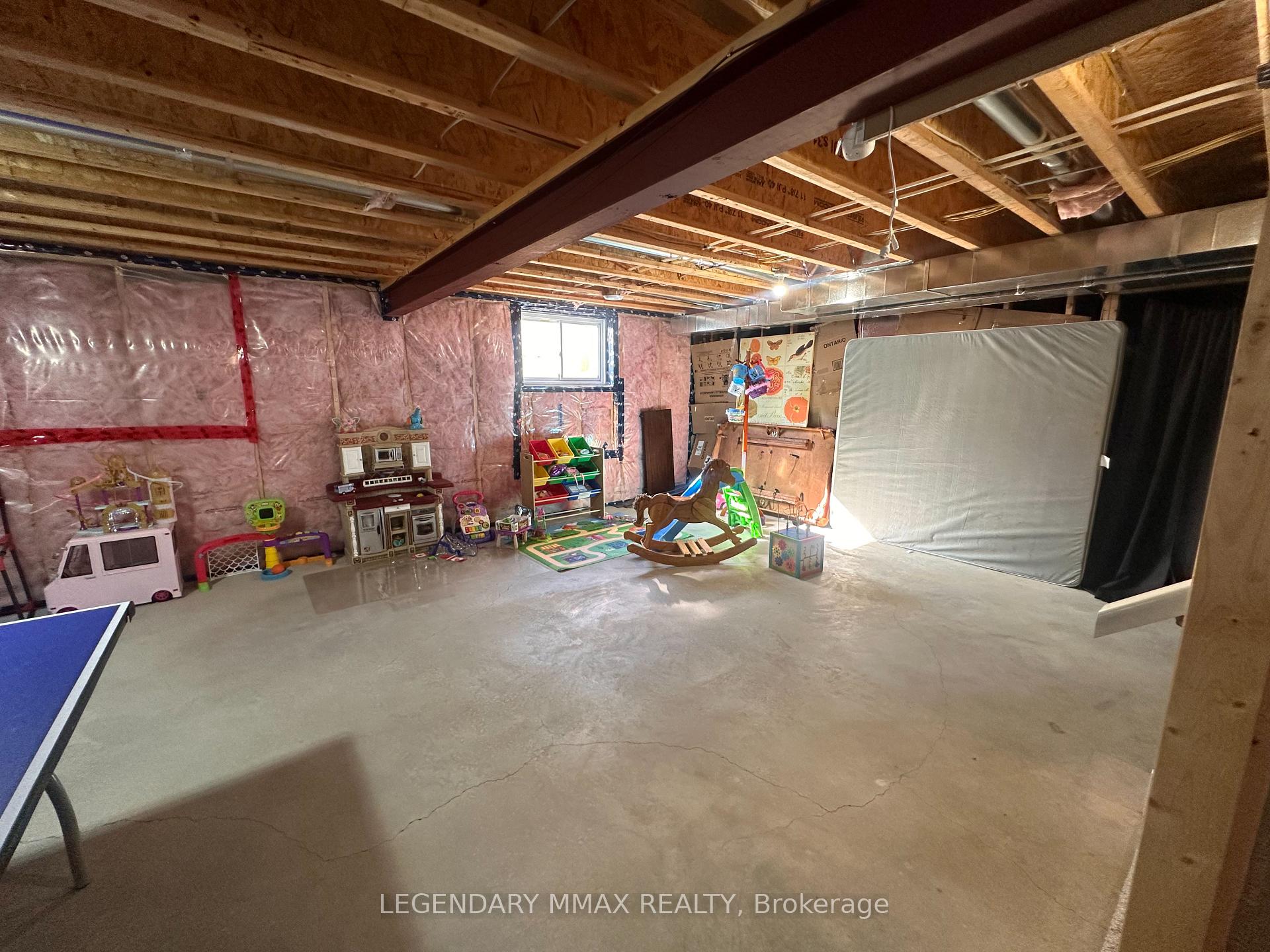 Photo 11 of 244 Moonstone Crescent, Chatham-Kent, Chatham — HOMEH