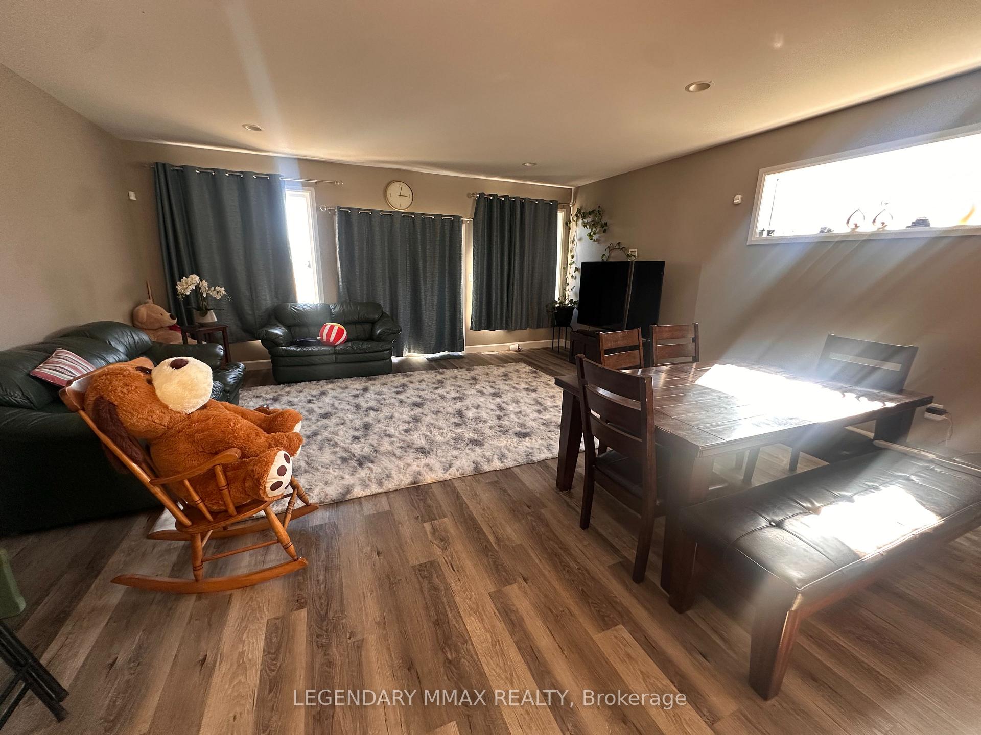 Photo 22 of 244 Moonstone Crescent, Chatham-Kent, Chatham — HOMEH