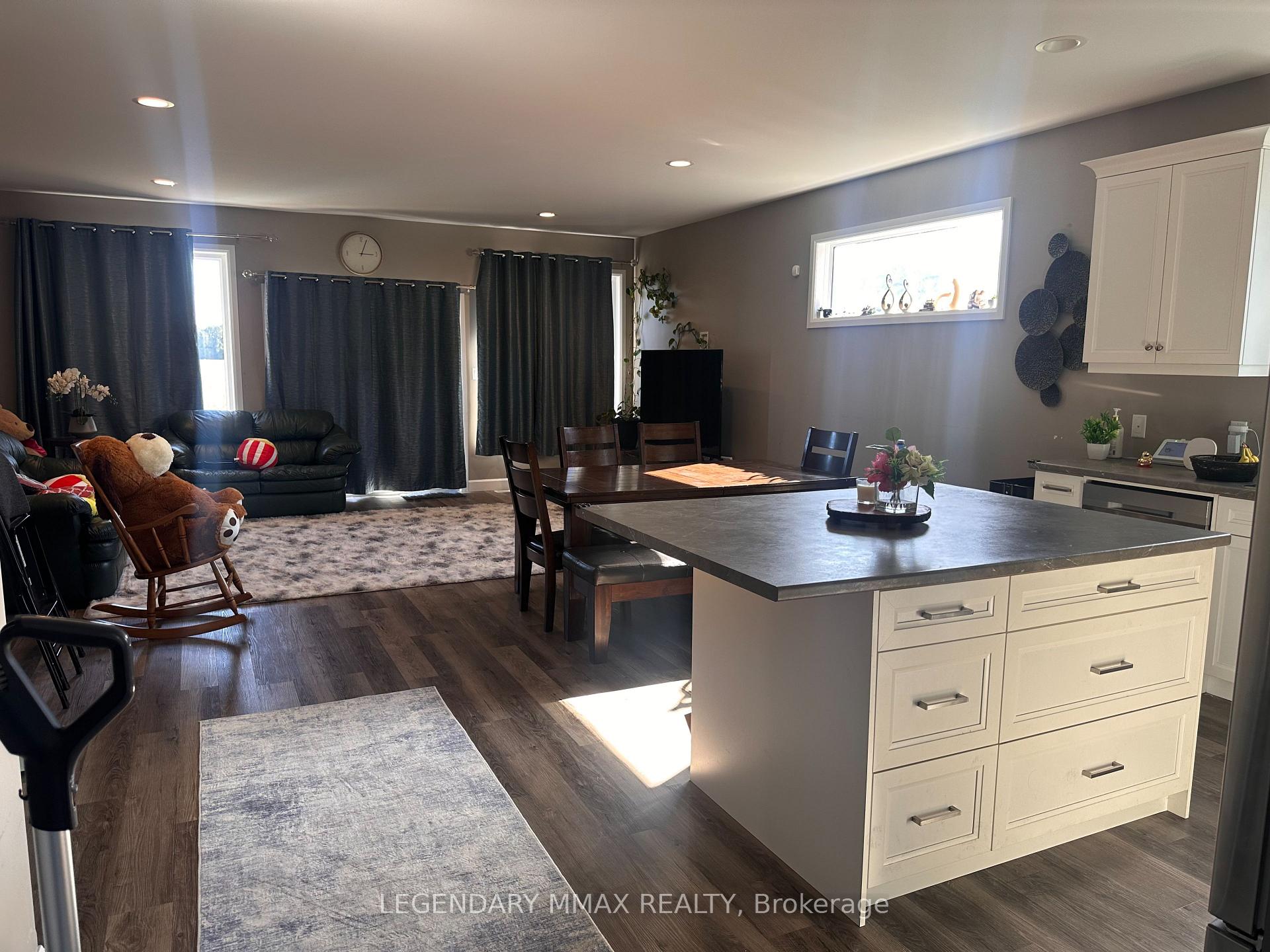 Photo 25 of 244 Moonstone Crescent, Chatham-Kent, Chatham — HOMEH