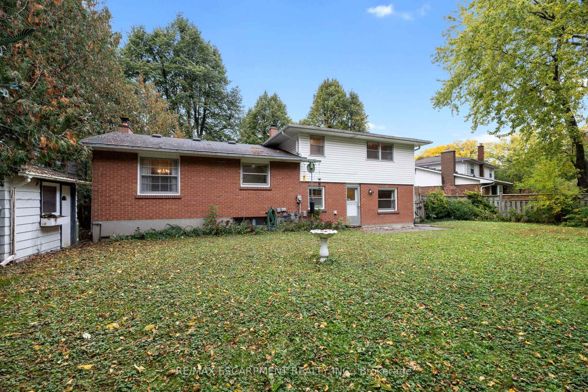 Photo 5 of 99 Runnymede Crescent, London, North J — HOMEH