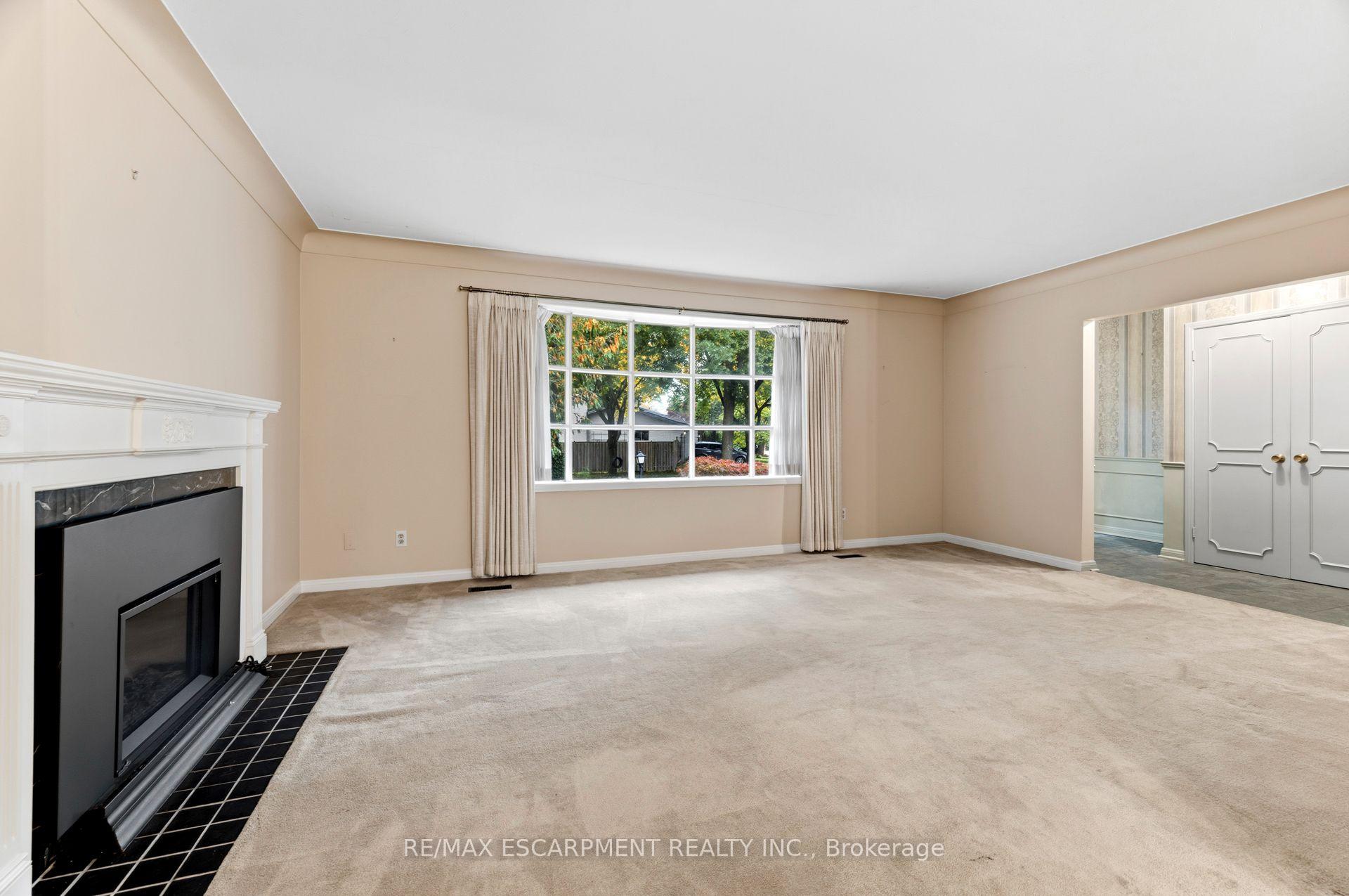 Photo 8 of 99 Runnymede Crescent, London, North J — HOMEH