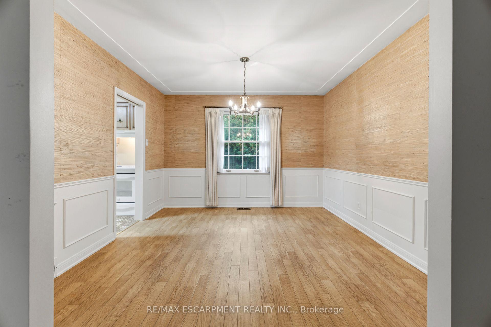 Photo 9 of 99 Runnymede Crescent, London, North J — HOMEH