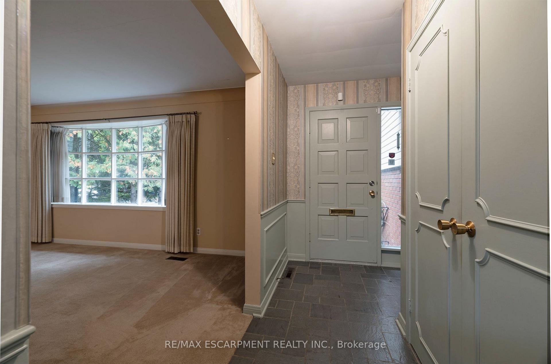 Photo 14 of 99 Runnymede Crescent, London, North J — HOMEH