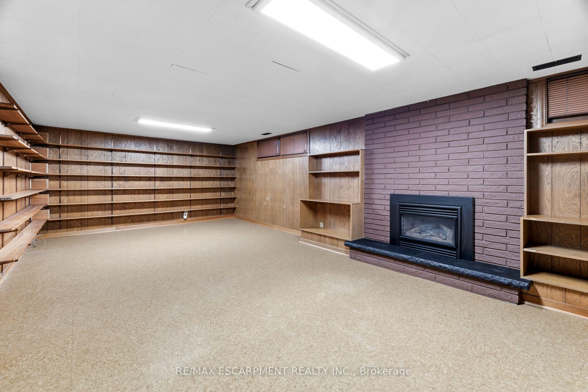 Photo 25 of 99 Runnymede Crescent, London, North J — HOMEH
