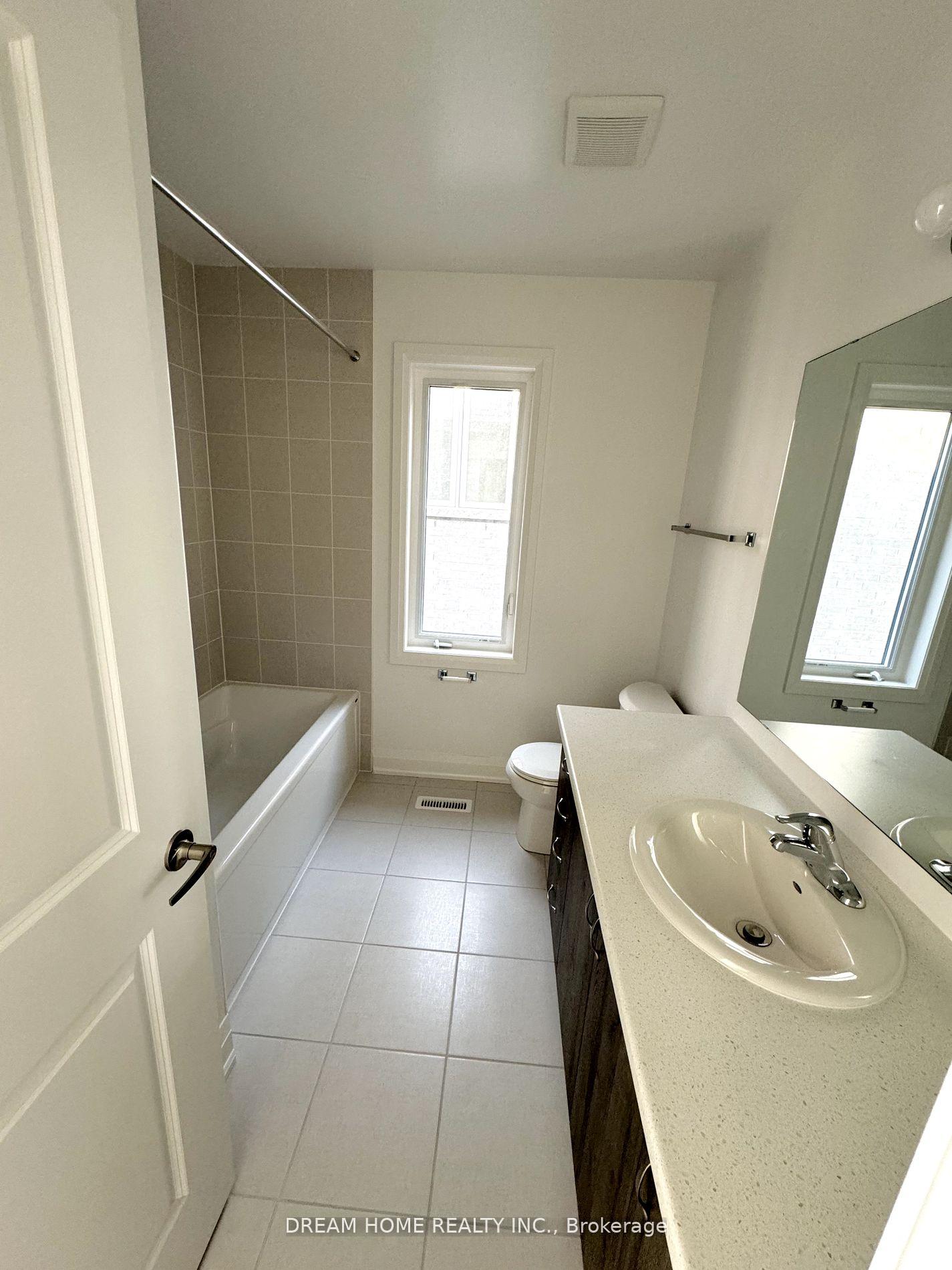 Photo 8 of 7 Gateway Drive, Barrie, Innis-Shore — HOMEH