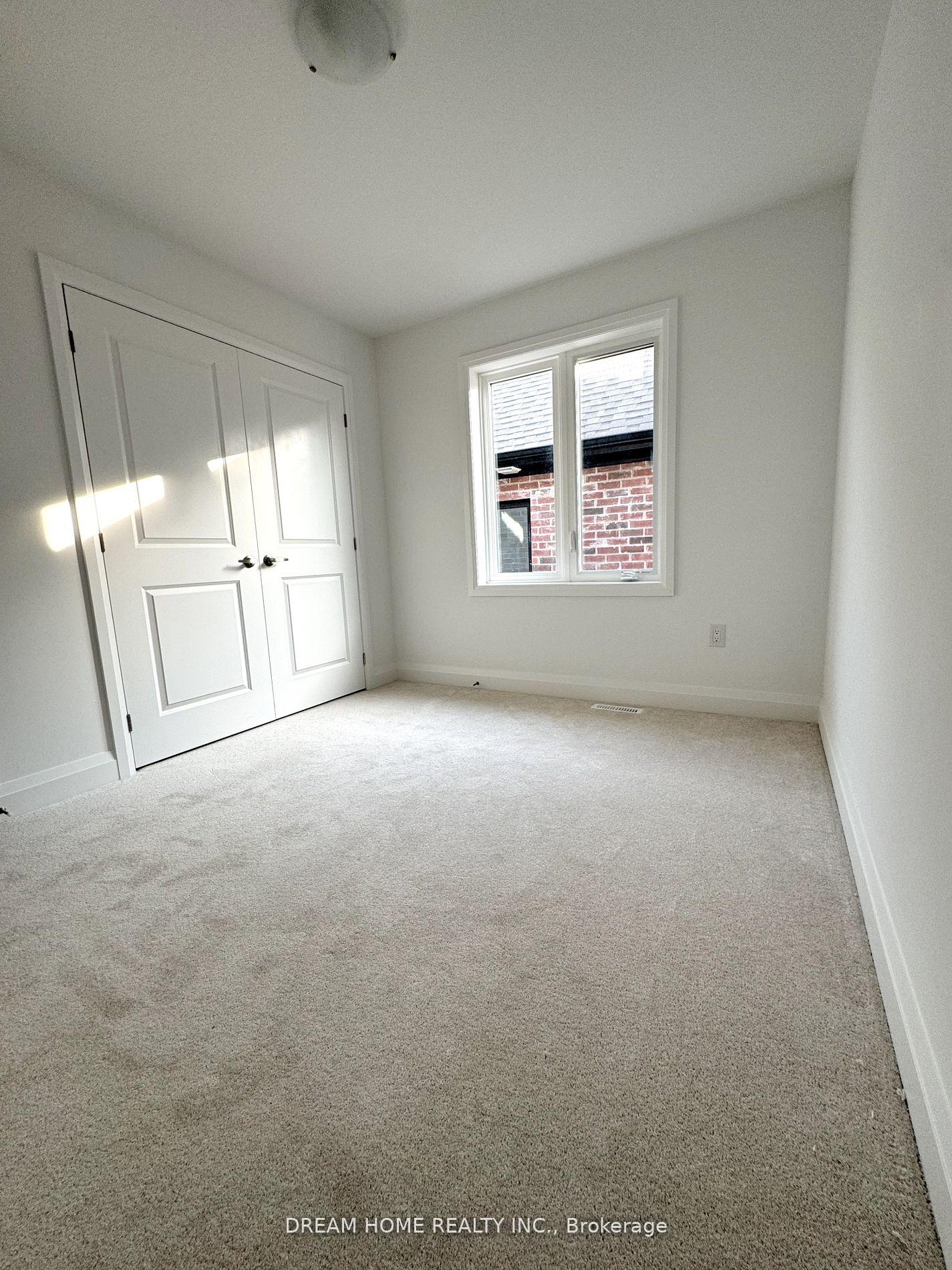 Photo 11 of 7 Gateway Drive, Barrie, Innis-Shore — HOMEH